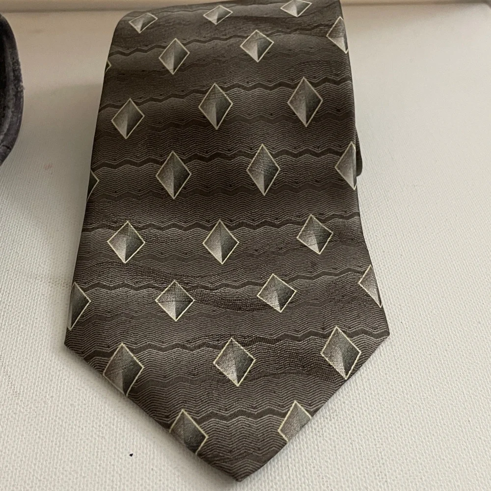 Pierre Cardin set of 2 Gray diamonds and abstract Patterned Ties 100% silk 4x58